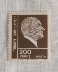 PUL0333-TÜRKİYE CUMHURİYETİ 1977 ATATÜRK TEMALI PUL 200 KURUŞ