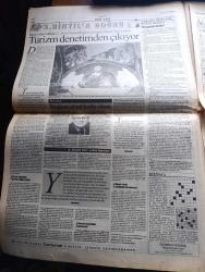 Cumhuriyet Gazetesi - Turkish Newspaper - 15 Eylül 1994 - şampiyonlar ligi maçında Barcelona 2 Galatasaray 1 Fotoğrafı - Mesut Yılmaz Tansu Çiller beni rezil etti dedi - Ahmet Ertegün'den büyük bağış - solda Erdal İnönü rüzgarı - Karacaahmet cemevi'nde  bomba tedirginliği fotoğraf - 39 PKK'li öldürüldü - Refah Parti'li Üsküdar belediyesi'nden farklı uygulama türbedeki inşaata ruhsat - Bill Clinton destek arıyor - öldürülen öğretmenlere tazminat - yazar Muzaffer İlhan Erdost'un konferansı - 12 Eylül dosyası hazırlayanlar Deniz Teztel Hülya Topçu Yazı Dizisi - Murat Karayalçın'ın liderlik sıkıntıları - Cezayir'de barış umutları - 3. Binyıl'a doğru Yazı Dizisi - Demet'in kınalı Bebek adlı ilk kaseti Uzay Heparı'nın son çalışması - 51. Uluslararası Venedik film festivalinin ardından fotoğraf - televizyon programı - Fenerbahçe'de suçlu aranıyor - Trabzonspor'da yeni başkan Faruk Özak - Beşiktaş kaptanı Rıza Çalımbay Helsinki'yi elemekten başka çaremiz yok dedi fotoğraf - İstanbul'da yıkım