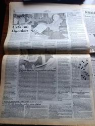 Cumhuriyet Gazetesi - Turkish Newspaper - 11 Kasım 1996 - Atatürk ölüm yıldönümünde anıldı - Anıtkabir'e yürüyen onbinler haykırdı şeriata geçit yok fotoğraf - Kayseri'nin Refah Partili Belediye Başkanı Şükrü Karatepe laikliğe kin kustu - Necmettin Erbakan rahatsız oldu - polis ülkücü Abdullah Çatlı'yı kayırdı - Yekta Güngör Özden'e Atatürk ödülü - sağ basında anma sendromu - Milli takım San Marino'ya fark attı - Müslüman boksör Mike Tyson'ı da yendiler - Sultanbeyli'ye Atatürk anıtı - Yaşar Kemal'e yazan Talip Apaydın - Tansu Çiller'in ayak bağları Mehmet Ağar Necdet Menzil Ünal Erkan Yalım Erez fotoğraf - Barolar temiz devlet istedi - Türk askeri Ürdün çölünde - Bosna'da Mladiç temizliği - Urfa'nın Bijanları - Londra Film festivali 40 yaşında - haftanın sanat çizelgesi - Frank Sinatra taburcu edildi - televizyon programı - A milli futbol takımı Hyat Regancy Otel'de düzenlenen Atatürk köşesinde saygı duruşunda bulundu fotoğraf - milli takımı Oktay Derelioğlu coşturdu