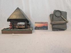 (No44) Laternalı Ahşap Müzik Kutusu ve Porselen Masaüstü Obje