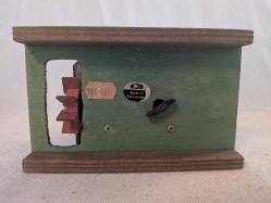 (No44) Laternalı Ahşap Müzik Kutusu ve Porselen Masaüstü Obje