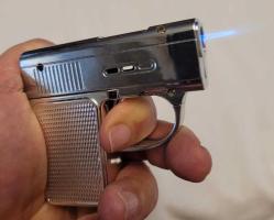 SAATLİ TABANCA ÇAKMAK. SIFIR. HİÇ KULLANILMADI. NADİR. UYGUN FİYATTAN. SAATİ DAKİK ÇALIŞIYOR.