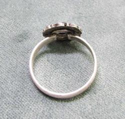 EsKi ÇİÇEK MoNTüRLü GÜMÜŞ KADIN YÜZÜĞÜ....925 Ayar