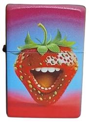 Gülen Çilek Zippo Tarzı Benzinli Çakmak Siyah