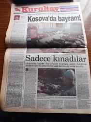 Büyük Kurultay Gazetesi - Turkish Newspaper - 25 Ocak 1999 - sinemalarda gösterime sunulan Amerikan yapımı Mulan adlı çizgi filmde Hunlar kötü adam Çinliler iyi adam rolünde - MHP'ye aday hücumu - MHP Genel Başkanı Devlet Bahçeli 18 Nisan 1999 tarihinde yapılması gereken seçimler milletimiz için kader günüdür dedi fotoğraf - Türkiye Profesör Ahmet Vefik Alp'in projesini konuşuyor - Üsküdar'da MHP seçim bürosunu bombalayanlar PKK'lı çıktı - Ali Tayyar Önder Türkiye'de mozaik bir etnik grup var iddiaları bilim aykırıdır fotoğraf - Refah Fazilet çizgisinin çıkmazları Avukat Oğuz Ünal araştırdı - kim bunlar yazan Nazif Okumuş - soygunculuğun yeni adı banka batırmak - Ülküm işçiler Umut seçimlerde - eşkıyabaşı Abdullah Öcalan Rusya'nın kuklası oldu - Romanya'yı da IMF yaktı - PKK'nın kuruluşunda KGB'nin parmağı var - İstanbul'da 5,5 milyon kişi oy kullanacak - Tansu Çiller'in umudu Tony Blair'cilikte - kanımızı kaynatan şiirler - Fahri Ersavaş - Türkiye'nin %90'ı Türk'üm diyor