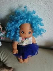 SUNMAN DAMGALI ET BEBEK KIVIRCIK MAVİ SAÇLI TOMBİŞ GÜZELLİK 24 CM boyunda çok tatlış