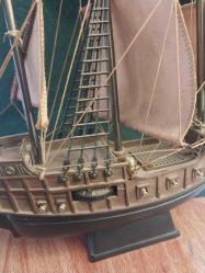 Yelkenli Gemi. Japon malı bakalit kasa radyolu yelkenli.. 29x29x13 cm Ebatlarında.