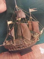 Yelkenli Gemi. Japon malı bakalit kasa radyolu yelkenli.. 29x29x13 cm Ebatlarında.