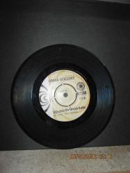 ORHAN GENCEBAY BOYNU BÜKÜK SEVGİLİLER / UĞRUNDA BİR ÖLMEK KALDI 45 DEVİR PLAK