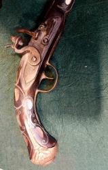 PİSTOV,  ESKİ ANTEP İŞİ SEDEF İŞLEMELİ DEKORLUK PİŞTOV..44 CM.