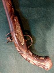 PİSTOV,  ESKİ ANTEP İŞİ SEDEF İŞLEMELİ DEKORLUK PİŞTOV..44 CM.