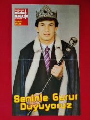 Galatasaray Tanju Çolak Avrupa Gol Kralı Poster, 4 As Kaset: Cengiz Kurtoğlu, Arif Susam En Büyük Cimbom, Hüseyin Altın Dargınım, Ferdi Tayfur Naz Etme, Canına Okuyacağım, İnal Narçın Hayret Birşeysin - Muhteşem Konser: Belkıs Akkale, Burhan Çaçan, Canan Başkaya, Ceylan, Faruk Tınaz, Emrah, Emel Sayın, Devran Çağlar, Nejat Alp, Vijdan Arıkan, Taverna 87 Grubu - Müzik Magazin Dergisi Posteri - 2-6 Haziran 1988 - Sayı: 26 - Tek Yaprak Önlü Arkalı