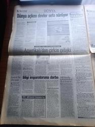 Büyük Kurultay Gazetesi - Turkish Newspaper - 27 Ekim 1997 - milliyetçiler göreve - Ozan Arif Avrupa'dan sesleniyor fotoğraf - Tuğrul Türkeş nereye - Ülkü ocaklarından Ramiz Ongun'a  önce 17 yılın hesabını ver - Yaşar Kemal Almanların elinden aldığı son ödülün diyetini de çabuk ödedi - Yaşar Kemal Türk yurdu Anadolu'da üniter devlet olamayacağını yumurtladı fotoğraf - devlet adına din dayatması - milli gençlik vakfında bölücülük - kendilerini İslamcı tanıtan çevreler yayınlarında hayali kürdistan'dan bahsetti - Amerika'nın öteki yüzü yazan Esra Demir yazı dizisi - akıllara fikirleri İstanbul'u işgal'de - 2. Abdülhamit'in şahane hoşgörüsü - Bulgaristan'dan zorunlu köşeden soydaşların geride kalan çocukları umut tacirlerin elinde oyuncak oldu - MHP'nin genel başkanlık meselesi yok - Ziya Gökalpsiz 73 yıl - tarihe not düşmek aydınlar konuşuyor röportaj Şafak Demirci - önde gider ön kuzu çizen Seyfi Karademir - ülkücü örnek insan ve vasıfları yazan Hasan Küçük - TÜSİAD emekliye öl dedi