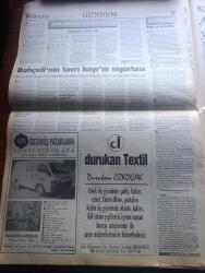 Büyük Kurultay Gazetesi - Turkish Newspaper - 27 Ekim 1997 - milliyetçiler göreve - Ozan Arif Avrupa'dan sesleniyor fotoğraf - Tuğrul Türkeş nereye - Ülkü ocaklarından Ramiz Ongun'a  önce 17 yılın hesabını ver - Yaşar Kemal Almanların elinden aldığı son ödülün diyetini de çabuk ödedi - Yaşar Kemal Türk yurdu Anadolu'da üniter devlet olamayacağını yumurtladı fotoğraf - devlet adına din dayatması - milli gençlik vakfında bölücülük - kendilerini İslamcı tanıtan çevreler yayınlarında hayali kürdistan'dan bahsetti - Amerika'nın öteki yüzü yazan Esra Demir yazı dizisi - akıllara fikirleri İstanbul'u işgal'de - 2. Abdülhamit'in şahane hoşgörüsü - Bulgaristan'dan zorunlu köşeden soydaşların geride kalan çocukları umut tacirlerin elinde oyuncak oldu - MHP'nin genel başkanlık meselesi yok - Ziya Gökalpsiz 73 yıl - tarihe not düşmek aydınlar konuşuyor röportaj Şafak Demirci - önde gider ön kuzu çizen Seyfi Karademir - ülkücü örnek insan ve vasıfları yazan Hasan Küçük - TÜSİAD emekliye öl dedi