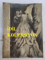 PRENSES DIANA'NIN ORİJİNAL HABER AJANSI BASIM FOTOĞRAFI - NEWS AGENCY PHOTO OF PRINCESS DIANA - 25 x 18 cm EBADINDA - LADY DİANA SPENCER'IN 20. DOĞUM GÜNÜNÜ KUTLADIĞI GÜNDE, BİR EMANUEL GELİNLİĞİ GÖSTERİYORUZ: ANCAK BU, DAVİD VE ELİZABETH EMANUEL'İN GALLER PRENSİ İLE EVLİLİĞİ İÇİN TASARLADIĞI GELİNLİK DEĞİL, 1979 LİBERTY SİLK CUT KOLEKSİYONUNDA TASARLADIKLARI ÖZEL BİR GELİNLİK. BU GELİNLİK, LONDRA'DAKİ VİCTORİA VE ALBERT MÜZESİ'NDE SERGİLENİYOR VE BURADA, CAM VİTRİNİNDE, 26 YAŞINDAKİ MÜZE ASİSTANI ALİNA GRİBBİN. - ONE THE DAY THAT LADY DIANA SPENCER CELEBRATES HER 20TH BIRTHDAY, WE SHOW AN EMANUEL WEDDING DRESS: BUT NOT THE ON THE HUSBAND AND WIFE TEAM OF DAVID AND ELIZABETH EMANUEL HAVE DESIGNED FOR HER WEDDING TO THE PRINCE OF WALES, BUT A SPECIAL ONE THEY DESIGNED IN 1979 LIBERTY SILK CUT COLLECTION. THIS ONE CAN BE SEEN IN LONDON, WHERE IT IS ON DISPLAY AT THE VICTORIA AND ALBERT MUSEUM, AND HERE, IN ITS GLASS CASE, IT IS ADJUSTED BY MUSEUM ASSISTANT ALINA GRIBBIN, 26... 1981