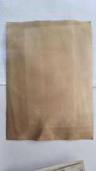 PRENSES DIANA'NIN ORİJİNAL HABER AJANSI BASIM FOTOĞRAFI - NEWS AGENCY PHOTO OF PRINCESS DIANA - 25 x 18 cm EBADINDA - LADY DİANA SPENCER'IN 20. DOĞUM GÜNÜNÜ KUTLADIĞI GÜNDE, BİR EMANUEL GELİNLİĞİ GÖSTERİYORUZ: ANCAK BU, DAVİD VE ELİZABETH EMANUEL'İN GALLER PRENSİ İLE EVLİLİĞİ İÇİN TASARLADIĞI GELİNLİK DEĞİL, 1979 LİBERTY SİLK CUT KOLEKSİYONUNDA TASARLADIKLARI ÖZEL BİR GELİNLİK. BU GELİNLİK, LONDRA'DAKİ VİCTORİA VE ALBERT MÜZESİ'NDE SERGİLENİYOR VE BURADA, CAM VİTRİNİNDE, 26 YAŞINDAKİ MÜZE ASİSTANI ALİNA GRİBBİN. - ONE THE DAY THAT LADY DIANA SPENCER CELEBRATES HER 20TH BIRTHDAY, WE SHOW AN EMANUEL WEDDING DRESS: BUT NOT THE ON THE HUSBAND AND WIFE TEAM OF DAVID AND ELIZABETH EMANUEL HAVE DESIGNED FOR HER WEDDING TO THE PRINCE OF WALES, BUT A SPECIAL ONE THEY DESIGNED IN 1979 LIBERTY SILK CUT COLLECTION. THIS ONE CAN BE SEEN IN LONDON, WHERE IT IS ON DISPLAY AT THE VICTORIA AND ALBERT MUSEUM, AND HERE, IN ITS GLASS CASE, IT IS ADJUSTED BY MUSEUM ASSISTANT ALINA GRIBBIN, 26... 1981