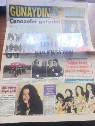 Günaydın Gazetesi - Turkish Newspaper - 4 Şubat 1973 - öldürülen konsoloslarımız Mehmet Baydar ve Bahadır Demir'in cenazeleri getirildi Fotoğrafı - 2 şehit konsolosumuzun cenazeleri asker omuzlarında taşındı zincirlikuyu mezarlığında toprağa verildi fotoğraf - İzmir cezaevinde mahkum kızlar çiçek yapıyor fotoğraf - Berker İnanoğlu anlatıyor Behiye Aksoy ile geçen onyedi günlük evliliğim - İstanbul sinema programı - TV'de gördüklerimiz - Adnan Şenses şarkı söylüyor fotoğraf - işkence iddialarının yayını sıkıyönetim tarafından yasaklandı - İstanbul Belediye Başkan Yardımcısı Kadri İlkay öldü - Fatih'in fedaisi Kara Murat yazan Rahmi Muratoğlu sizden Abdullah Turhan - bekleyeceğim oynayanlar Selçuk Ural Perihan Savaş ve Gülay Tema Foto Roman - Zeki Müren Münir Özkul Oya Alasya bebek belediye gazinosunda - Gönül Öner Sevim Çağlayan Ediz Onay Gar gazinosunda - bugün mithatpaşa'da Boluspor ile karşılaşacak olan Beşiktaş bir maçta halkı selamlarken fotoğraf - mithatpaşa'da ölüm kalım savaşı