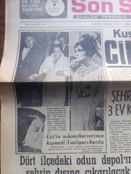 Son Saat Gazetesi - Turkish Newspaper - 9 Şubat 1973 - Eskişehir'deki feci tren kazasında şehit olan makinist ve Şeftren'in cesetleri yandığı için emekli maaşı bağlanamadı - kuştepe'de kumar için cinayet - Elizabeth Taylor'ın mücevherlerinin kıymeti 3 milyarı buldu Fotoğrafı - fıkra anlatışı ile meşhur Mahmut Baler ( Bal Mahmut) dilinden kanser ameliyatı geçirdi - Dört ilçedeki odun depoları şehrin dışına çıkarılacak - meclis kulesinde Dün yine 4 milletvekili dövüştü - İstanbul'da bugün nerede eğlenelim eğlence mekanları - İstanbul'da sinema tiyatro programları - Ahmet Bin Salah Tunus cezaevinden nasıl kaçabildi - çok ilginç bir jübile sütyen tam 60 yaşında - O. Nuray Olcay'ın 10. dönem mankenleri büyük başarı gösterdiler - lider Galatasaray Şekerspor'u bekliyor - Ender Konca Fenerbahçe ile antrenmana çıktı fotoğraf - İzmir at yarışları Cumartesi programı - Beynelmilel basketbol hakemimiz Hüsamettin Topuzoğlu Rusya'daki Spartak MTK maçını yönetecek - 1. Amatör küme maçları sonuçlandı