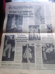 Son Saat Gazetesi - Turkish Newspaper - 9 Şubat 1973 - Eskişehir'deki feci tren kazasında şehit olan makinist ve Şeftren'in cesetleri yandığı için emekli maaşı bağlanamadı - kuştepe'de kumar için cinayet - Elizabeth Taylor'ın mücevherlerinin kıymeti 3 milyarı buldu Fotoğrafı - fıkra anlatışı ile meşhur Mahmut Baler ( Bal Mahmut) dilinden kanser ameliyatı geçirdi - Dört ilçedeki odun depoları şehrin dışına çıkarılacak - meclis kulesinde Dün yine 4 milletvekili dövüştü - İstanbul'da bugün nerede eğlenelim eğlence mekanları - İstanbul'da sinema tiyatro programları - Ahmet Bin Salah Tunus cezaevinden nasıl kaçabildi - çok ilginç bir jübile sütyen tam 60 yaşında - O. Nuray Olcay'ın 10. dönem mankenleri büyük başarı gösterdiler - lider Galatasaray Şekerspor'u bekliyor - Ender Konca Fenerbahçe ile antrenmana çıktı fotoğraf - İzmir at yarışları Cumartesi programı - Beynelmilel basketbol hakemimiz Hüsamettin Topuzoğlu Rusya'daki Spartak MTK maçını yönetecek - 1. Amatör küme maçları sonuçlandı