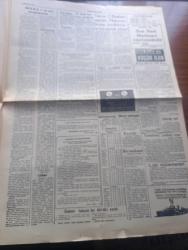 Son Saat Gazetesi - Turkish Newspaper - 9 Şubat 1973 - Eskişehir'deki feci tren kazasında şehit olan makinist ve Şeftren'in cesetleri yandığı için emekli maaşı bağlanamadı - kuştepe'de kumar için cinayet - Elizabeth Taylor'ın mücevherlerinin kıymeti 3 milyarı buldu Fotoğrafı - fıkra anlatışı ile meşhur Mahmut Baler ( Bal Mahmut) dilinden kanser ameliyatı geçirdi - Dört ilçedeki odun depoları şehrin dışına çıkarılacak - meclis kulesinde Dün yine 4 milletvekili dövüştü - İstanbul'da bugün nerede eğlenelim eğlence mekanları - İstanbul'da sinema tiyatro programları - Ahmet Bin Salah Tunus cezaevinden nasıl kaçabildi - çok ilginç bir jübile sütyen tam 60 yaşında - O. Nuray Olcay'ın 10. dönem mankenleri büyük başarı gösterdiler - lider Galatasaray Şekerspor'u bekliyor - Ender Konca Fenerbahçe ile antrenmana çıktı fotoğraf - İzmir at yarışları Cumartesi programı - Beynelmilel basketbol hakemimiz Hüsamettin Topuzoğlu Rusya'daki Spartak MTK maçını yönetecek - 1. Amatör küme maçları sonuçlandı