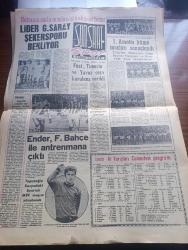 Son Saat Gazetesi - Turkish Newspaper - 9 Şubat 1973 - Eskişehir'deki feci tren kazasında şehit olan makinist ve Şeftren'in cesetleri yandığı için emekli maaşı bağlanamadı - kuştepe'de kumar için cinayet - Elizabeth Taylor'ın mücevherlerinin kıymeti 3 milyarı buldu Fotoğrafı - fıkra anlatışı ile meşhur Mahmut Baler ( Bal Mahmut) dilinden kanser ameliyatı geçirdi - Dört ilçedeki odun depoları şehrin dışına çıkarılacak - meclis kulesinde Dün yine 4 milletvekili dövüştü - İstanbul'da bugün nerede eğlenelim eğlence mekanları - İstanbul'da sinema tiyatro programları - Ahmet Bin Salah Tunus cezaevinden nasıl kaçabildi - çok ilginç bir jübile sütyen tam 60 yaşında - O. Nuray Olcay'ın 10. dönem mankenleri büyük başarı gösterdiler - lider Galatasaray Şekerspor'u bekliyor - Ender Konca Fenerbahçe ile antrenmana çıktı fotoğraf - İzmir at yarışları Cumartesi programı - Beynelmilel basketbol hakemimiz Hüsamettin Topuzoğlu Rusya'daki Spartak MTK maçını yönetecek - 1. Amatör küme maçları sonuçlandı