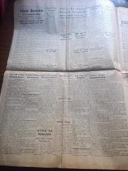 Tan Gazetesi - Turkish Newspaper - 28 Mart 1945 - milli birlik ne demektir yazan M. Zekeriya Sertel Başmakale - Churchill'in barış hakkında demeci - Eisenhover diyor ki barış konuşmalarına girişecek değiliz şartları  ordularımız dikte edecek - Berlin'de halkın isyanına karşı barikatlar kuruldu - Amerikan askerleri Rhin'i geçerken fotoğraf - üstad Halit Ziya Uşaklıgil'i kaybettik fotoğraf - Türkiye Rusya yarı resmi Bulgar gazetesi ne diyor - Dışbakanı Hasan Saka dün parti grubunda izahat verdi - Roosevelt uluslararası ticaret duvarlarının azaltılmasını istedi - Milli şef İsmet İnönü'nün sporculara iltifatları - grip hastalığı azalıyor - Romanya ile ticaret anlaşması nisanda imzalanıyor - üstat Halit Ziya Uşaklıgil nasıl yaşardı - Halit Ziya Uşaklıgil'in kütüphanesi ve yazı masası fotoğraf - büyük romancı Halit Ziya Uşaklıgil torunu Tiraje ile fotoğraf - Martin Eden yazan Jack London çeviren Seniha Mahmut Baler Yazı Dizisi - edebiyatçı aranıyor yazan Ali Rauf Akan - Hitler doğru sözü