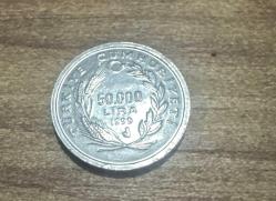 1999 Ay Century – Food Security Hatıra Parası  1999 basım Türkiye Cumhuriyeti 50.000 Lira hatıra madeni para. Koleksiyonluk, temiz durumda. Koleksiyon yapanlar için güzel bir parça.