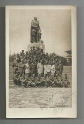 BOLU ATATÜRK HEYKELİ ÖNÜNDE TUĞGENERALİN ZİYARET HATIRASI FOTOĞRAF...