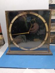 1950'LER KİENZLE PİRİNÇ KASA MASA KOMODİN SAATİ-ÇALIŞIYOR KOZMETİK TEMİZLİK İSTER