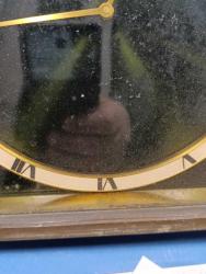 1950'LER KİENZLE PİRİNÇ KASA MASA KOMODİN SAATİ-ÇALIŞIYOR KOZMETİK TEMİZLİK İSTER