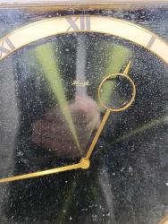 1950'LER KİENZLE PİRİNÇ KASA MASA KOMODİN SAATİ-ÇALIŞIYOR KOZMETİK TEMİZLİK İSTER