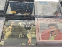 Yalan Benim Hayatım Gülüm Benim Gülümse Biraz - Vur Gitsin Beni Yemin Ettim İbrahim Tatlıses 4 CD  SIFIR JELATİNLİ AMBALAJINDADIR