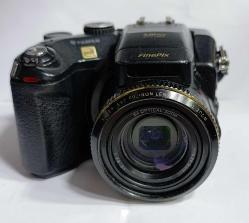 FUJIFILM S20 PRO (S7000) FINE PIX DSLR PROFESYONEL DİJİTAL FOTOĞRAF MAKİNESİ