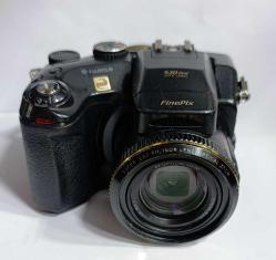 FUJIFILM S20 PRO (S7000) FINE PIX DSLR PROFESYONEL DİJİTAL FOTOĞRAF MAKİNESİ