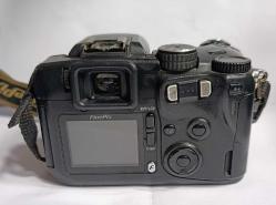 FUJIFILM S20 PRO (S7000) FINE PIX DSLR PROFESYONEL DİJİTAL FOTOĞRAF MAKİNESİ