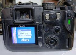 FUJIFILM S20 PRO (S7000) FINE PIX DSLR PROFESYONEL DİJİTAL FOTOĞRAF MAKİNESİ