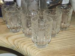 20041-ESKİLERDEN AVRUPA KESME CAM KRİSTAL 6 ADET RAKI KADEHLERİ VE SÜRAHİSİ