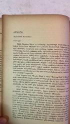 TÜRK DİLİ, AYLIK DİL VE YAZIN DERGİSİ - 1 ARALIK 1972 SAYI: 255  ORHAN ŞAİK GÖKYAY: TÜM, BÜTÜN VE KATKI ÜZERİNE - FAZIL HÜSNÜ DAĞLARCA: OLMAK MASALI - SABAHATTİN KUDRET AKSAL: GAZEL GİBİ - TAHSİN SARAÇ: ONDURAN ACI - METİN ELOĞLU: ADA - ABDÜLKADİR BULUT: YAŞAMA İSTEMİ - TEKİN SÖNMEZ: BAHARDA SEVDALIM - HALUK AKER: KAPI - SALAH BİRSEL: YATMIŞ ASLAN DURUMU - MUZAFFER BUYRUKÇU: GÜNLÜK - ÖZDEMİR NUTKU: TİYATROMUZU YENİLEMEDE İLK ADIM NE OLMALIDIR? - FAKİR BAYKURT: MERZİFONLU KOCA ZEYNEL - ÜMİT KAFTANCIOĞLU: ELLER ANASI - AHMET ERDOĞDU: TÜRK DİLİ VE ANAYASA - HİKMET DİZDAROĞLU: GÜNCE’SİNDE ATAÇ - ALİ RIZA ÖNDER: TÜZE DİLİNİN ÖNCÜSÜ RECAİ SEÇKİN - CEMAL SÜREYA: NOBEL ÖDÜLÜ HEINRICH BÖLL’E VERİLDİ - BAYRAM İBRAHİM AKMADENİZ: YUGOSLAVYA’DA ÖZ TÜRKÇE - 72 SAYFA