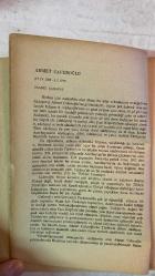 TÜRK DİLİ, AYLIK DİL VE YAZIN DERGİSİ - 1 MART 1975 SAYI: 282  BAHRİ SAVCI: ATATÜRK DEVRİMCİLİĞİNİN DİNAMİĞİNDE RET-KABUL İKİLEMESİ - SAADET ÇAĞATAY: AHMET CAFEROĞLU - HÜSEYİN DEMİRHAN: ÇEVİRİ ÜZERİNE - HASAN EREN: TÜRKÇEDE RUMCA ALINTILAR - FAZIL HÜSNÜ DAĞLARCA: GİYİNİK SU - SABAHATTİN KUDRET AKSAL: DAĞ YOLU - METİN ELOĞLU: BIKIM - HASAN ŞİMŞEK: İYİ Kİ - ZÜHTÜ BAYAR: DÖRTLÜKLER - AHMET NADİR CANER: BAĞDAT'TA - MEHMET MUMTAZ TUZCU: GÜNBERİ - SALAH BİRSEL: TEPEBAŞI BAHÇESİ - HİKMET DİZDAROĞLU: İLK ROMAN ÇEVİRİSİ ÜZERİNE - BİLGE KARASU: ÇEŞİTLEMELİ KORKU - NAZLI ERAY: ACININ ÖYKÜSÜ - MUZAFFER BUYRUKÇU: GÜNLÜK - ALİ PÜSKÜLLÜOĞLU: GÜNCEL SÖZLÜK III - OĞUZ KAZIM ATOK: KÖYDE TÜRKÇE ÜZERİNE SÖYLEŞİ - SAMİ N. ÖZERDİM: HACI SÜLEYMAN EFENDİ VE TÜRKİYE'DE 