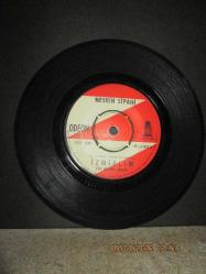 NESRİN SİPAHİ İZMİRLİM / FAKİR BİR ŞAİRİM 45 DEVİR PLAK