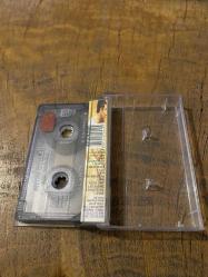METİN ÖZÜLKÜ - AŞK MASALI - KASET