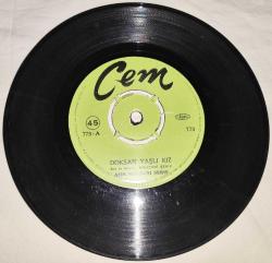 Aşık Mahzuni Şerif - Doksan Yaşlı Kız - Şerif Bayrağını İndirdi  45'lik Plak