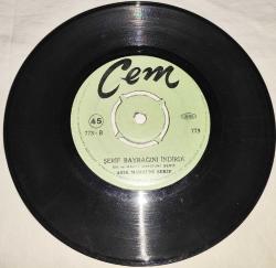 Aşık Mahzuni Şerif - Doksan Yaşlı Kız - Şerif Bayrağını İndirdi  45'lik Plak