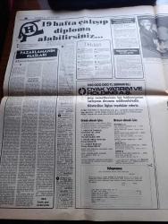 Hürriyet Gazetesi - Turkish Newspaper - 4 Şubat 1975 - sigara ve içkiye yapılan zam belli oldu - ekmeği de zamlı yiyeceğiz - sigaralar filtresiz sigaralar ve içkiler eski ve yeni fiyat karşılaştırması - Metin Toker'in Hürriyet adına Karamanlis ile görüşmesine Yunan basını büyük yer verdi - denize düşen ve dört gündür arama çalışmaları devam eden Bursa yolcu uçağına ait bazı parçalar Karacabey sahilinde bulundu fotoğraf - Monaco'nun genç prensesi Caroline saray adetlerini alt üst etti fotoğraf - gelincik sigarası eski fiyat 1.75 yeni fiyat 2.25 - Birinci sigarası eski fiyat 1.25 yeni fiyat 1.00 - Ankara puro eski fiyat 3.00 yeni fiyat 4.00 - Binboğa votka eski fiyat 40 lira yeni fiyat 60 lira - Farah Diba kayak değil defile yapıyor fotoğraflar - THY'nin F 28 tipi Bursa uçağında hayatını kaybedenlerin aileleri veraset ilamı alabilecek Fotoğrafı - Fenerbahçe antrenörü Didi Cemil Turan'a öğütler veriyor fotoğraf - Beşiktaş kulübü sözcüsü Cengiz Kap ilk üç sıra için gayret edeceğiz dedi