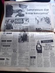 Hürriyet Gazetesi - Turkish Newspaper - 4 Şubat 1975 - sigara ve içkiye yapılan zam belli oldu - ekmeği de zamlı yiyeceğiz - sigaralar filtresiz sigaralar ve içkiler eski ve yeni fiyat karşılaştırması - Metin Toker'in Hürriyet adına Karamanlis ile görüşmesine Yunan basını büyük yer verdi - denize düşen ve dört gündür arama çalışmaları devam eden Bursa yolcu uçağına ait bazı parçalar Karacabey sahilinde bulundu fotoğraf - Monaco'nun genç prensesi Caroline saray adetlerini alt üst etti fotoğraf - gelincik sigarası eski fiyat 1.75 yeni fiyat 2.25 - Birinci sigarası eski fiyat 1.25 yeni fiyat 1.00 - Ankara puro eski fiyat 3.00 yeni fiyat 4.00 - Binboğa votka eski fiyat 40 lira yeni fiyat 60 lira - Farah Diba kayak değil defile yapıyor fotoğraflar - THY'nin F 28 tipi Bursa uçağında hayatını kaybedenlerin aileleri veraset ilamı alabilecek Fotoğrafı - Fenerbahçe antrenörü Didi Cemil Turan'a öğütler veriyor fotoğraf - Beşiktaş kulübü sözcüsü Cengiz Kap ilk üç sıra için gayret edeceğiz dedi