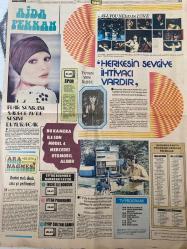 TERCÜMAN GAZETESİ - DOĞUM GÜNÜ HEDİYESİ (TURKISH NEWSPAPPER) - 22 AĞUSTOS 1977 - SADECE DÖRT SAYFADIR -Mustafa Akad-Prof Yalçın Taş-Mucteba Uğur-Semih Yurga-Necip Fazıl Kısakürek-Hz Muhammed-Mehmet Kervancı-Emine İnşu-Şenol Kırpkıçoğlu-Murat Sertoglu-Orhan Tahsin-Güngör Kabakçıoğlu-Mustafa Şenyücel-Ajda Pekkan-Elvis Presley-Aziz Üstel-AFRİKALI SİYAHLARLA AVRUPALI BEYAZLARA MÜSLÜMANLIĞI SEVDİRMEK-PROF YALÇINTAŞ TEBLİĞ FİLMİNİ YAPANLAR YALNIZ İSLAMİYETE DEĞİL İNSANLIĞA DA HİZMET ETMİŞTİR-TEBLİĞ FİLMİ VE DÜŞÜNDÜRDÜKLERİ-PEYGAMBER VE TEVAZU-RAMAZAN SOHBETLERİ-HACI BAYRAMI VELİ-CAN İÇRE-BİLMEK İSTERSEN SEN CAN İÇRE ARA CANI-ŞEYTAN KUYUSU-GENÇLER İÇİN DİN DERSLERİ ORUCU BOZMAYAN ŞEYLER-DOĞRU YOLUN SAPK KOLLARI-MUSTA BEY ARMUDU-ASMA KÖPRÜYE HAYIR DİYENLER ÇAĞDIŞI-TEBLİĞ FİLMİ VE DÜŞÜNDÜRDÜKLERİ-AFRİKALI SİYAHLAR-PROF YALÇINTAŞ TEBLİĞ FİLMİNİ YAPANLAR-AJDA PEKKAN FİLMLER SONRASI SADECE TVDE SESİNİ DUYURACAK-HERKESİN SEVGİYE İHTİYACI VARDIR-TVNİN YENİ DİZİSİ ALL YOU NEED IS LOVE-ARA NAĞMESİ-DEV