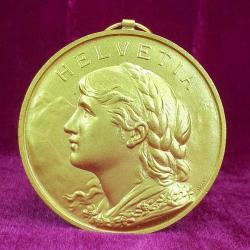 VINTAGE F.LANDRY İMZALI HELVETIA PAUL KRAMER NEUCHATEL KABARTMA GENÇ KIZ PORTRE GÖRSELLİ ALTIN YALDIZ KAPLAMA İSVİÇRE MADALYA