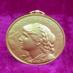 VINTAGE F.LANDRY İMZALI HELVETIA PAUL KRAMER NEUCHATEL KABARTMA GENÇ KIZ PORTRE GÖRSELLİ ALTIN YALDIZ KAPLAMA İSVİÇRE MADALYA