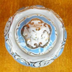 VINTAGE OSCAR SCHLEGELMILCH GERMANY  EL İŞİ ALTIN YALDIZ DEKORLU KAPAKLI BONBONYER , KAPAĞI HASARLI , HÂLİYLE