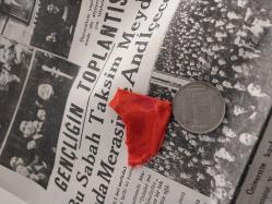 İSTANBUL ÜNİVERSİTESİ ''EY TÜRK GENÇLİĞİ CUMHURİYET SANA EMANETTİR'' HATIRA NİKEL MADALYON.1881 - 10 KASIM 1938 Çap: 30 mm / Ağırlık: 9,02 gr. VE 13 KASIM 1938 ORİJİNÂL YENİ SABAH GAZETESİ ATATÜRK VE İNÖNÜ HABERLERİ..